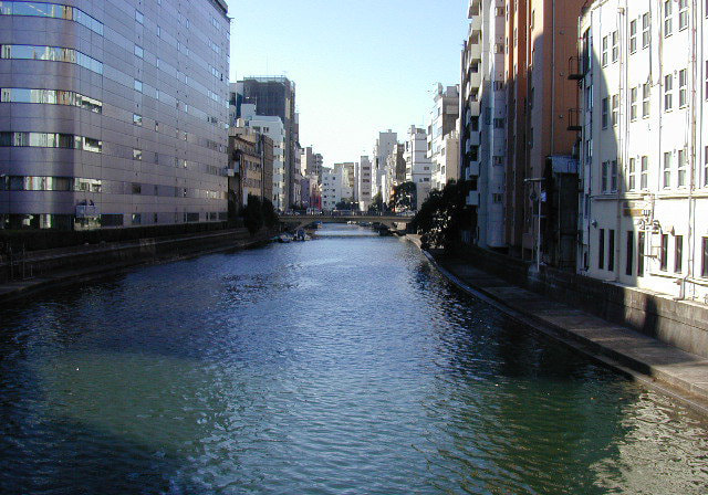 霊岸橋から望む日本橋川
