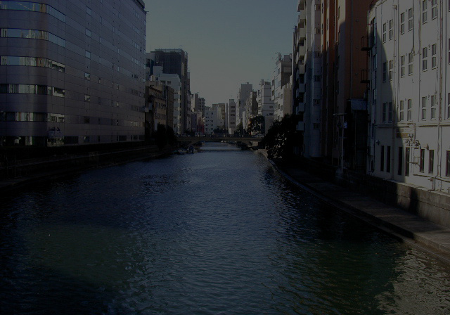 霊岸橋から望む日本橋川
